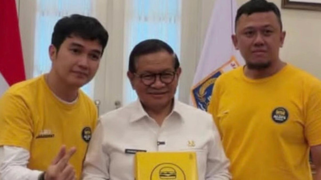 Aldi Taher dan Pramono Anung., Keberadaan Teuku Ryan, Ramai Dicari Usai Ressa Spill Ayah Kandung Orang Aceh, Ressa Rizky Spill Ayah Kandung Orang Aceh, Netizen Seret Nama Ini, Inayah Wahid Menikah dengan Kiai, Sang Suami Ternyata Bukan Orang Biasa, Istri Ngefans Berat Sama Aldi Taher, Pramono Anung: Kamu Salah Jalan, Tersesat!