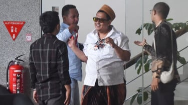 Pengusaha rokok asal Madura, Khairul Umam alias Haji Her diperiksa KPK
