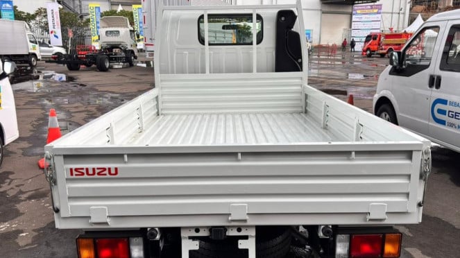 Mobil Isuzu Traga AC Terbaru