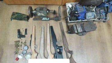 Sejumlah barang bukti dari penangkapan Ki Bedil oleh Bareskrim Polri