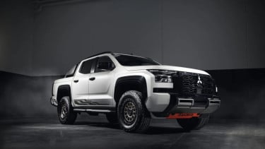 Mobil Mitsubishi Triton Raider Terbaru