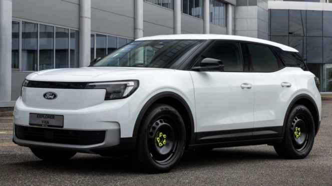 Mobil Ford Explorer EV