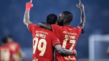 Pemain Persija Jakarta, Allano Lima (kanan)