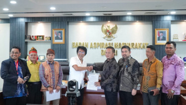 Warga Dayak Lapor ke DPR RI