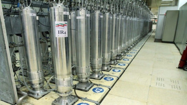 Sentrifugal berjajar di fasilitas pengayaan uranium Iran