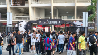 GBK Mulai Dipadati Fans Jelang Clash of Legends 2026