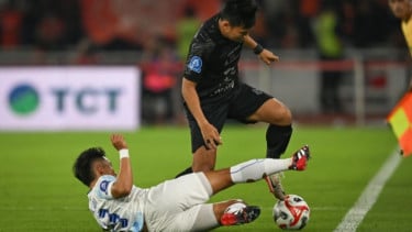 Pemain Persija Jakarta, Witan Sulaeman (kanan)