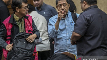 Direktur Utama PT Pertamina Patra Niaga (PPN) periode 2021-2023, Alfian Nasution (kanan)