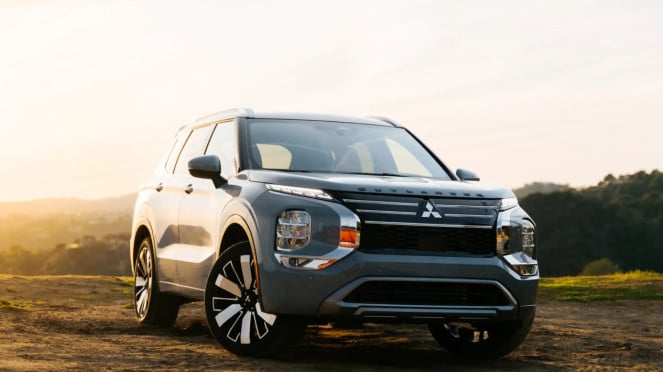 Mobil Mitsubishi Outlander Hybrid 2026