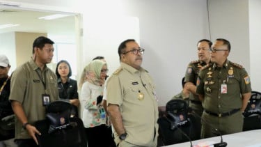 Wakil Gubernur (Wagub) DKi Jakarta, Rano Karno saat meninjau Kantor Satuan Polisi Pamong Praja (Satpol PP) DKI Jakarta