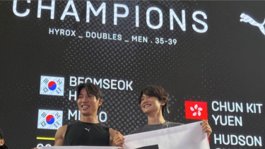 Minho SHINee (kanan) dan Beom Seok (kiri) di ajang Hyrox Singapura
