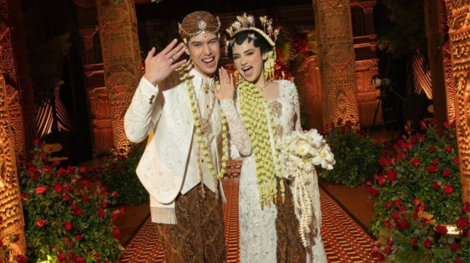 Momen Pernikahan El Rumi dan Syifa Hadju