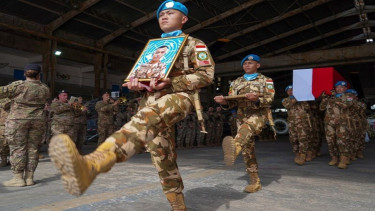Upacara penghormatan kepada Praka Rico Pramudia di UNIFIL Lebanon