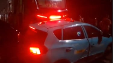 Taksi listrik asal Vietnam, Green SM diduga penyebab KRL ditabrak Kereta Api Jarak Jauh