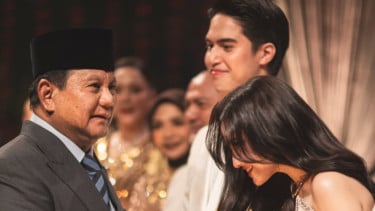 Prabowo, El Rumi dan Syifa Hadju.