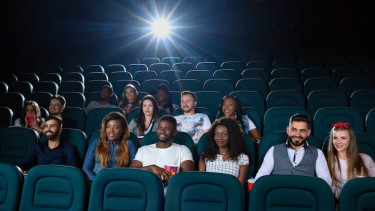 Ilustrasi nonton di bioskop