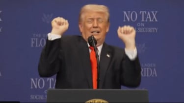 Trump peragakan atlet transgender saat pidato di depan publik