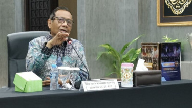 Anggota Komisi Percepatan Reformasi Polri (KPRP) Mahfud MD