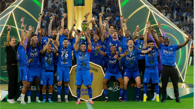 Al Hilal juara Kings Cup 2025/26, 5. 5 Pemain Keturunan yang Dipanggil untuk Piala AFF U-19 2026, Igor Sanders Paling Bikin Penasaran, 4. Akar Masalah Valverde dan Tchouameni Ribut di Ruang Ganti Real Madrid, Keduanya sampai Kena Denda Rp10,2 miliar, 3. Tuah Karim Benzema: Al Hilal Angkat Trofi King’s Cup, Simone Inzaghi Raih Gelar Perdana, 2. PSSI Angkat Bicara soal Kerusuhan Suporter Persipura, Ingatkan Sepak Bola Indonesia Dipantau FIFA, 1. Tragis! Gagal Naik Kasta, Persipura Malah Terancam Hukuman Berat dari Komdis PSSI