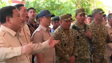 Presiden Prabowo Subianto meminta para jenderal TNI menghibur warga Miangas