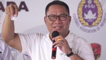 Wakil Ketua Dewan Pembina Akademi Sepak Bola Garudayaksa, Fary Djemy Francis