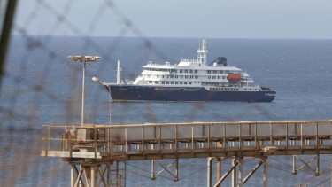 MV Honduis, Kapal persiar terinfeksi wabah hantavirus tiba di Tenerife, Spanyol