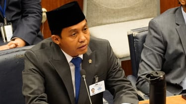 Menhut Raja Juli Antoni