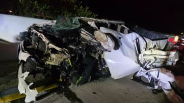 Kondisi mobil anggota DPR Aceh Tgk Anwar Ramli usai kecelakaan