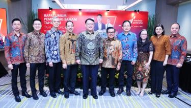 Direksi dan komisari MDLA serta entitas usaha.