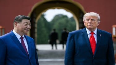 Presiden AS Donald Trump bersama Presiden China Xi Jinping di Kuil Surga, Beijing