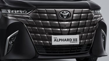 Toyota Alphard XE