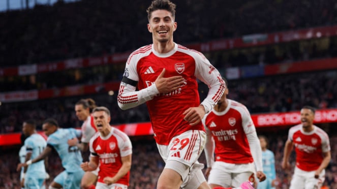 Pemain Arsenal Kai Havertz rayakan gol