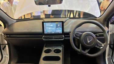 Interior Mobil Listrik VF MPV 7