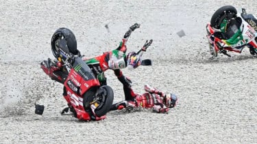 Luca Marini crash bersama Pecco Bagnaia di MotoGP Catalunya