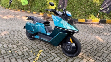Test Ride Motor Listrik Omo X