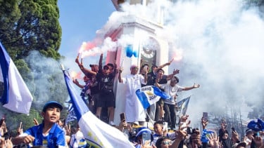 Bobotoh di pawai juara Persib Bandung, Minggu 24 Mei 2026