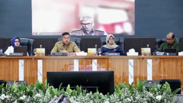 Jaga Stabilitas Harga, Sekjen Kemendagri Minta Bulog Percepat Distribusi Minyak Goreng ke Indonesia Timur