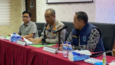 Kapolresta Pekanbaru Kombes Pol Muharman Artha didampingi Kepala BNN Pekanbaru Kombes Pol Wawan