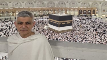 Wali Kota London Sadiq Khan menunaikan ibadah haji