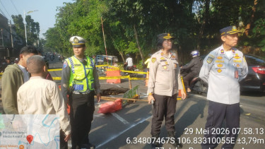 Jalan Raya Lenteng Agung, Jagakarsa, Jakarta Selatan, yang amblas