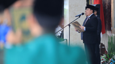 Sekjen DPD RI Mohammad Iqbal memimpin pelantikan ASN