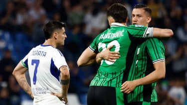 Pemain Timnas Indonesia Jay Idzes bersama Tarik Muharemovic di Sassuolo