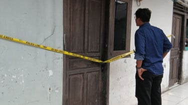 Kontrakan yang digaris polisi setelah ditemukan jenazah pedagang cilok di Cikupa