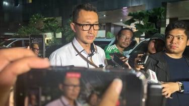 Juru Bicara Komisi Pemberantasan Korupsi Budi Prasetyo, Diperiksa di Gedung Merah Putih KPK, Profil Dua Tersangka Baru, Diduga Berikan Uang Puluhan Ribu hingga Ratusan Ribu Dolar AS, Menyusul Penetapan Yaqut dan Gus Alex