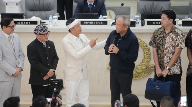 Gubernur Jabar Dedi Mulyadi, Umuh Muchtar Spill Kriteria Calon Pemain Baru Persib Bandung, Komisaris PT Persib Bandung Bermartabat, Umuh Muchtar (Foto: Dede Idrus), Dedi Mulyadi Minta Persib Bandung Boyong Lionel Messi , Bonus untuk Persib Bandung dari Panen Sapi KDM