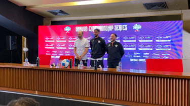 Pelatih Timnas Oman, Tarik Sektioui dan Bek Oman, Khalid Al Braiki