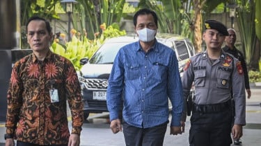 Bupati Muara Enim Edison (tengah)