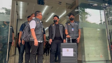 Penggeledahan di kantor PT Wijaya Karya Tbk. (WIKA) di Jakarta Timur