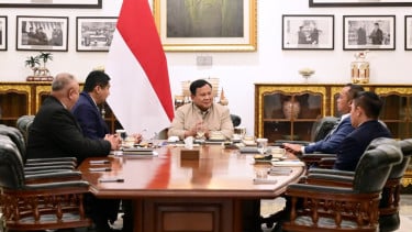 Presiden RI Prabowo Subianto menerima kedatangan Menteri PKP Maruarar Sirait