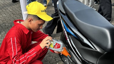 Ilustrasi ganti oli motor